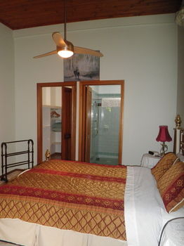 Woollamia Village Retreat - Surfers Gold Coast 34