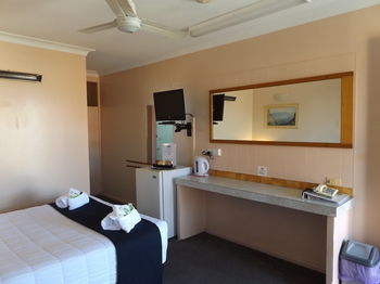 Civic Motel - Surfers Gold Coast 23