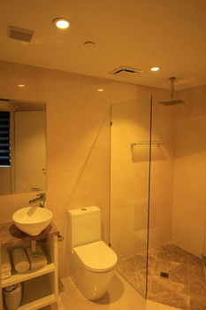 Melrose Apartments - Surfers Gold Coast 9