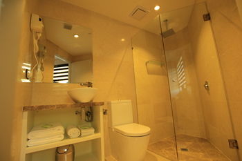Melrose Apartments - Surfers Gold Coast 10