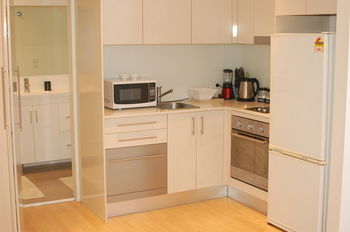 Darling Harbour Apartment - Surfers Gold Coast 2