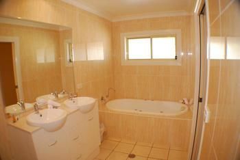 Stockmans Motel - Surfers Gold Coast 4