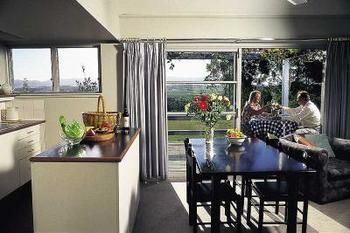 Vineyard Hill - Surfers Gold Coast 2