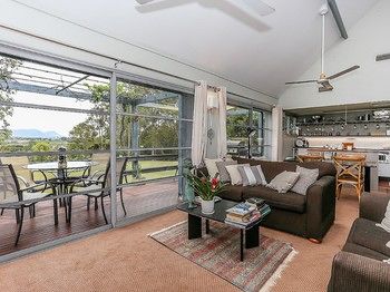 Vineyard Hill - Surfers Gold Coast 7