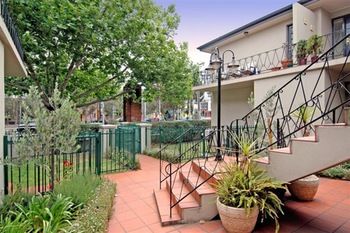 Brunswick Vibe - Surfers Gold Coast 0