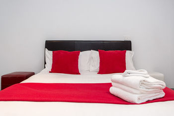 ABC Accommodation - Flinders - Surfers Gold Coast 0