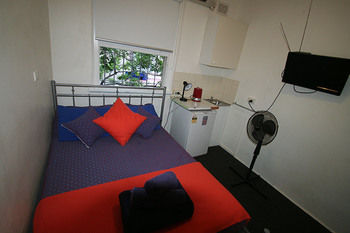 Zing Backpackers - Surfers Gold Coast 3