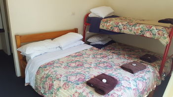 Wisemans Inn Hotel - Surfers Gold Coast 2