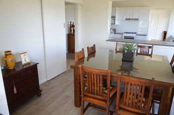 Bathurst Goldfields - Surfers Gold Coast 1