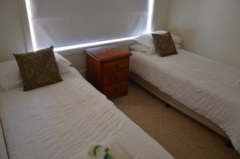 Bathurst Goldfields - Surfers Gold Coast 3