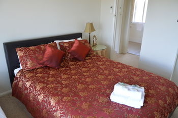 Bathurst Goldfields - Surfers Gold Coast 9