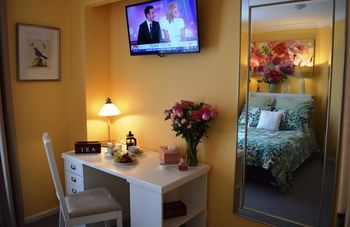 Cutmore Cottages - Bagala Bungalow - Surfers Gold Coast 6