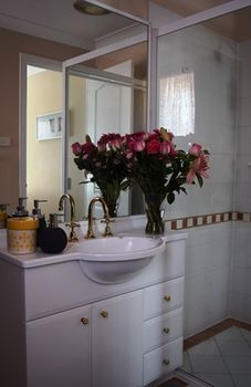 Cutmore Cottages - Bagala Bungalow - Surfers Gold Coast 11