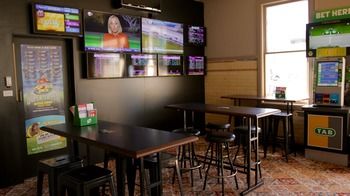 The Criterion Pub And Kitchen Carrington - Surfers Gold Coast 8