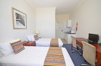 The Hallows Accommodation - Surfers Gold Coast 19
