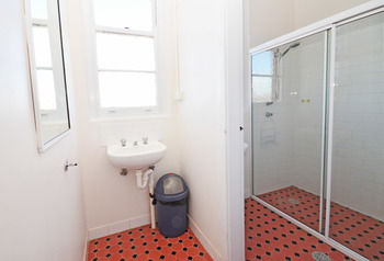 The Hallows Accommodation - Surfers Gold Coast 21