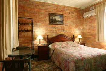 CBC Bed & Breakfast & Cafe - Surfers Gold Coast 4