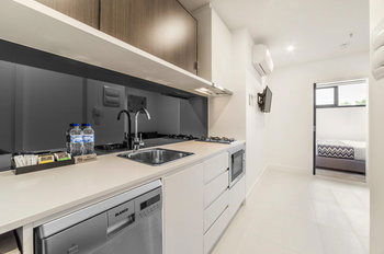 Whitehorse Apartment Hotel - Surfers Gold Coast 21