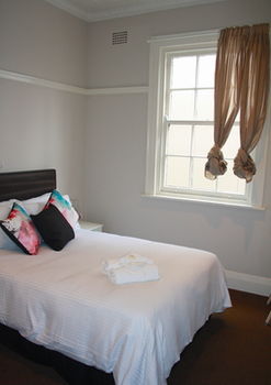 Annandale Hotel - Surfers Gold Coast 8