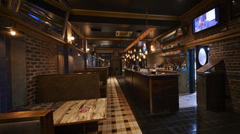 Annandale Hotel - Surfers Gold Coast 25