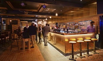 Annandale Hotel - Surfers Gold Coast 27