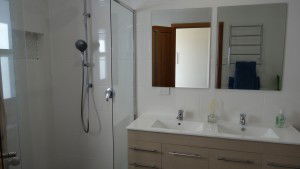 Dolphin Holiday House - Surfers Gold Coast 4