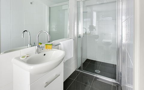 BEST WESTERN Tall Trees Canberra - Surfers Gold Coast 2