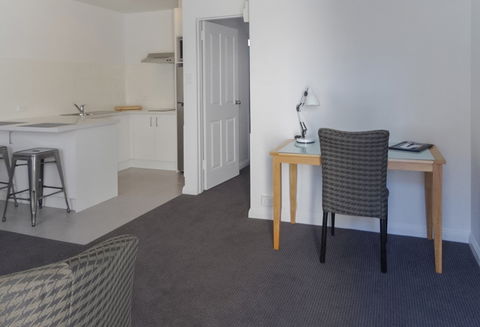 BEST WESTERN Fawkner Airport Motor Inn And Serviced Apartments - Surfers Gold Coast 2