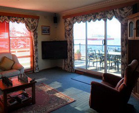 Alice Beside The Sea - Surfers Gold Coast 3