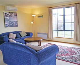 Bruny Island Accommodation Services - Omaroo Cottage - Surfers Gold Coast 1