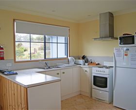 Bruny Island Accommodation Services - Omaroo Cottage - Surfers Gold Coast 2