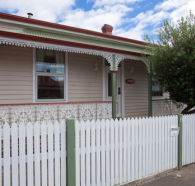 Newdegate House - Surfers Gold Coast