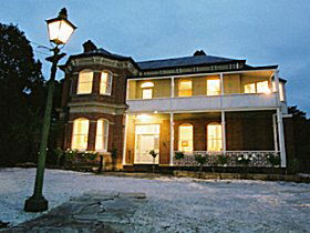 Amberley House - Surfers Gold Coast 0