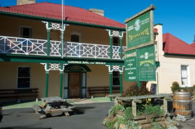 Castle Hotel - Surfers Gold Coast 0