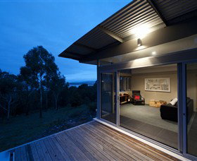 Ridgeline Pottery (Accommodation) - Surfers Gold Coast 1
