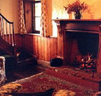 McCauley's Cottage - Hamilton Heritage Holiday Homes - Surfers Gold Coast