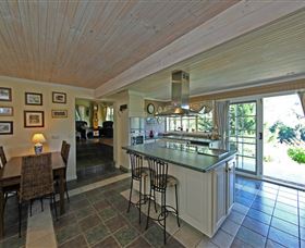 Swallows Nest Guesthouse - Surfers Gold Coast 2