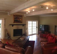 Swallows Nest Guesthouse - Surfers Gold Coast
