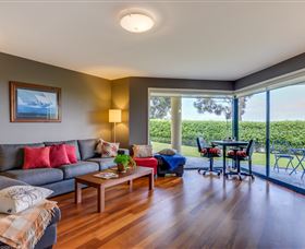 Carol's B&B - Surfers Gold Coast 1