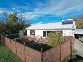 Sandy Bay Chalet - Surfers Gold Coast 1