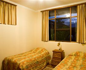 Waterside Accommodation - Derwent Hideaway - Surfers Gold Coast 3