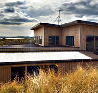 King Island Breaks - Porky's Beach House - Surfers Gold Coast
