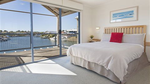 Captains Cove Resort - Surfers Gold Coast 7