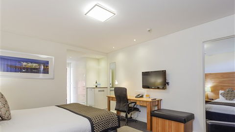 Quality Hotel Bayside Geelong - Surfers Gold Coast 2