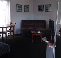 Budget On The Lake - Surfers Gold Coast