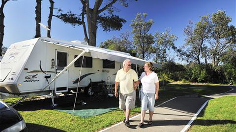 Eastern Beach Holiday Park - Surfers Gold Coast 0