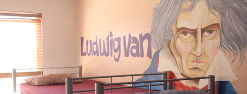 Manly Harbour Backpackers - Surfers Gold Coast 1