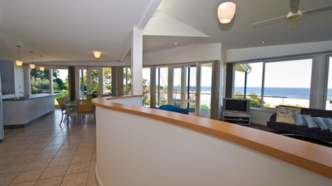 HolidayMakers - Surfers Gold Coast 4