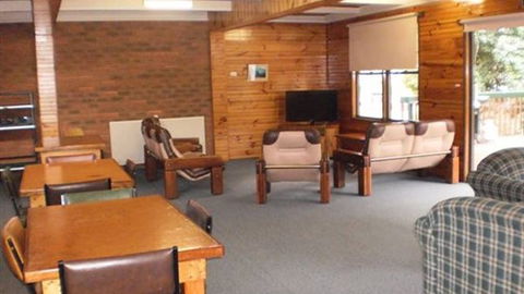 Feathertop Chalet - Surfers Gold Coast 4