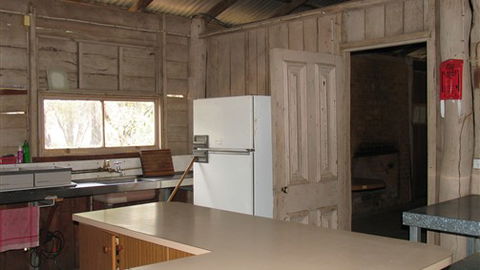 TreeTops Log Cabin - Surfers Gold Coast 1